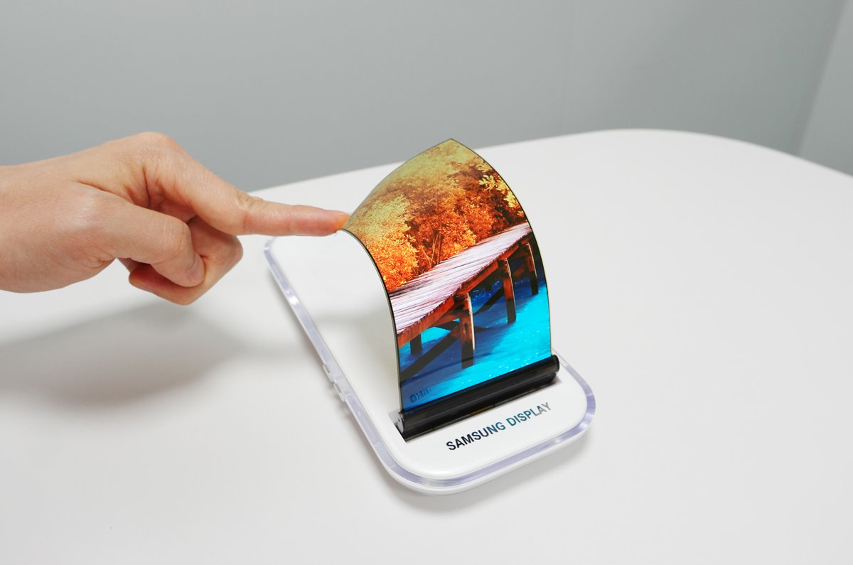 «Unfolding the Future» – новые смартфоны. Анонс Galaxy S10 и проблемы новых смартфонов.